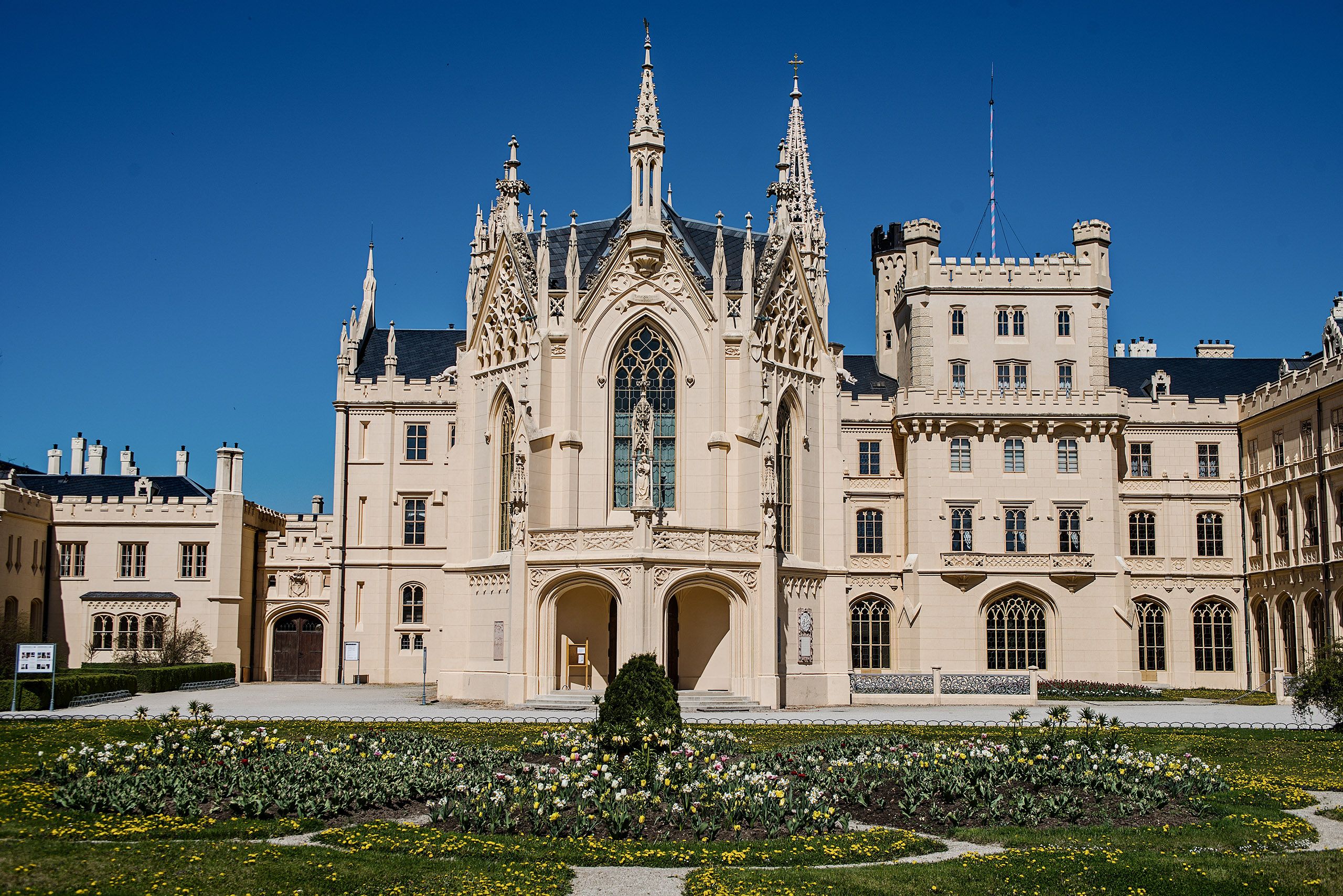 Historie a současnost folklorního života v obcích LVA a Dolního Rakouska